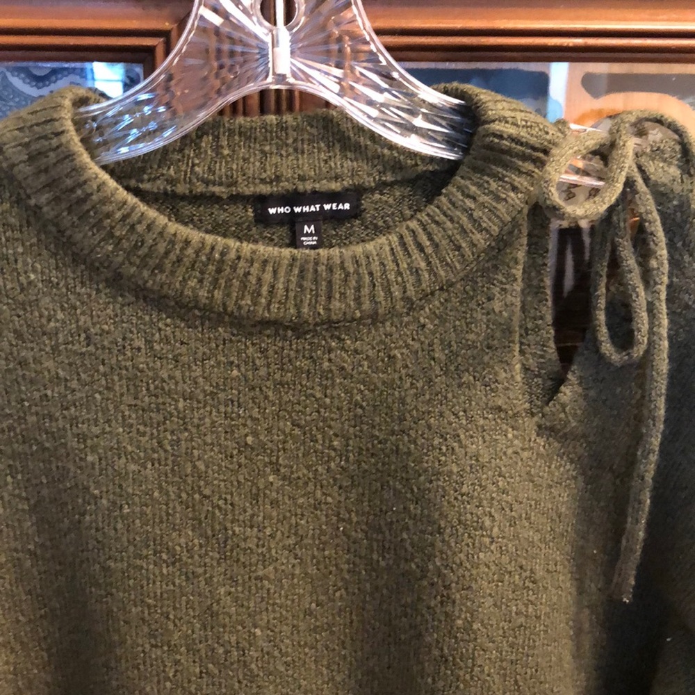 Sweater - Picture 2 of 3